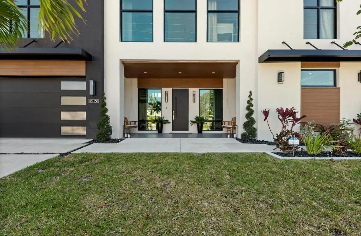 Holiday home Coastal Luxe, Saltpool Spa, 5miles To Siesta