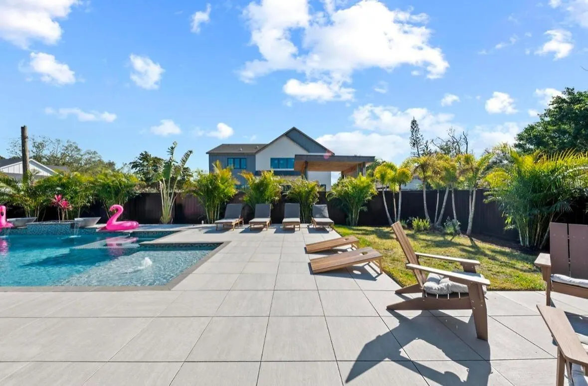 Holiday home Coastal Luxe, Saltpool Spa, 5miles To Siesta *