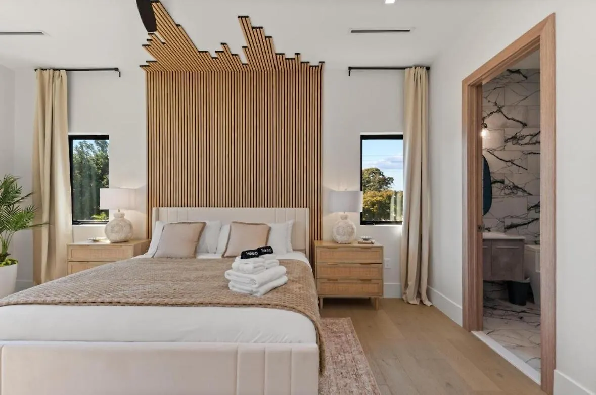 Holiday home Coastal Luxe, Saltpool Spa, 5miles To Siesta *
