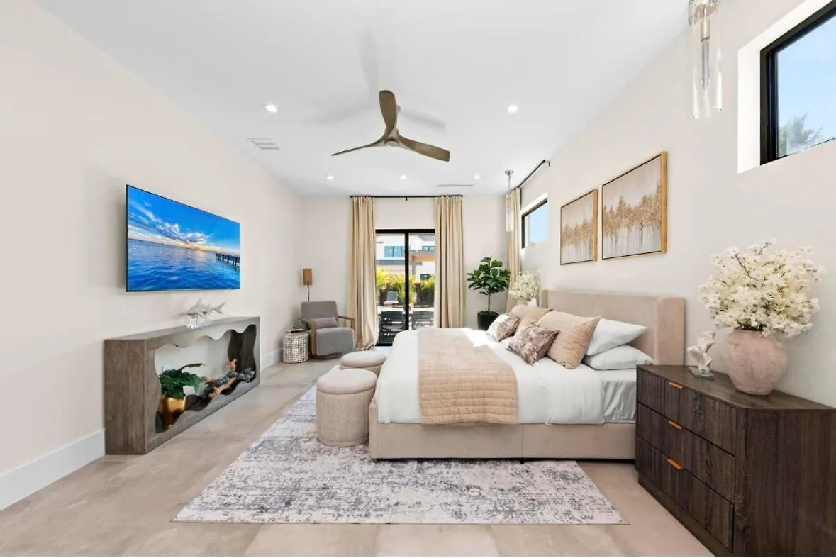 Holiday home Coastal Luxe, Saltpool Spa, 5miles To Siesta *