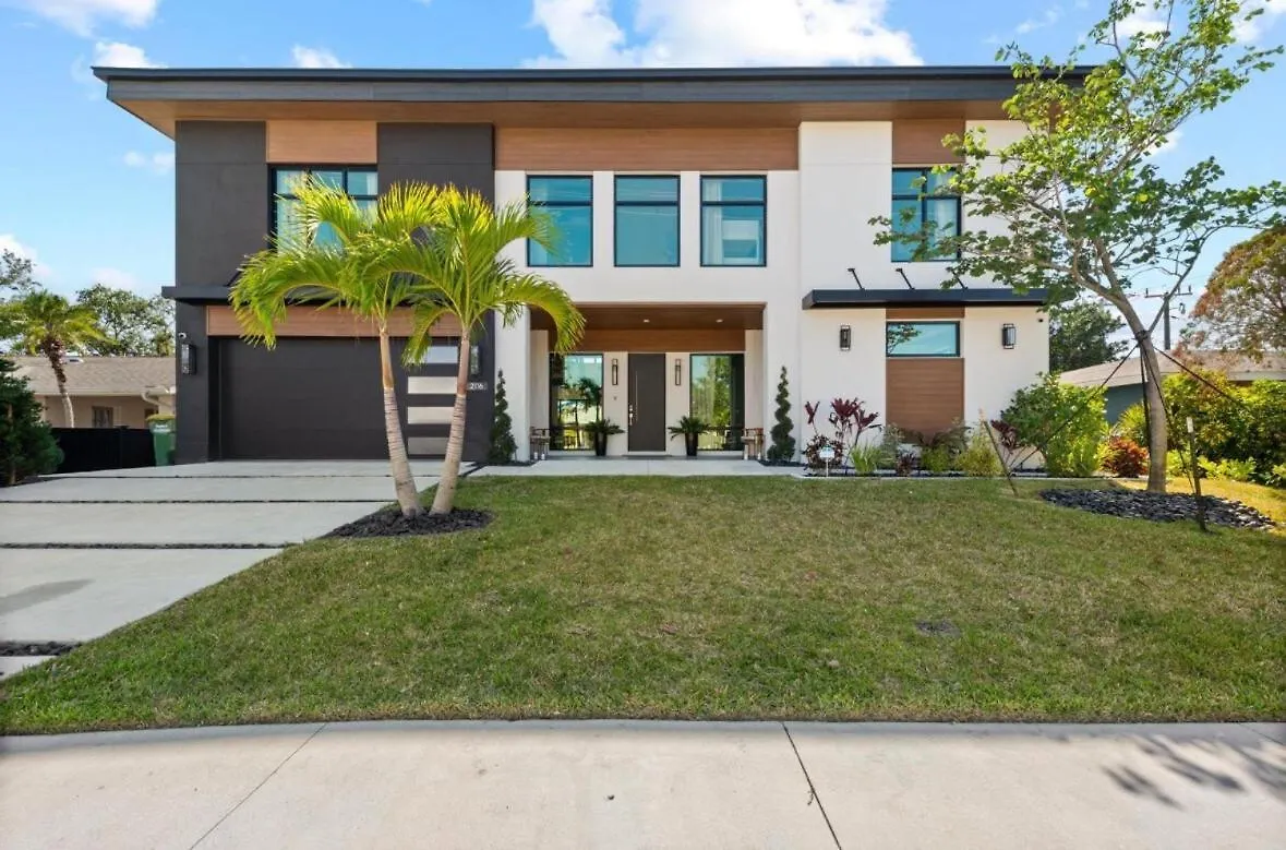 Holiday home Coastal Luxe, Saltpool Spa, 5miles To Siesta Sarasota