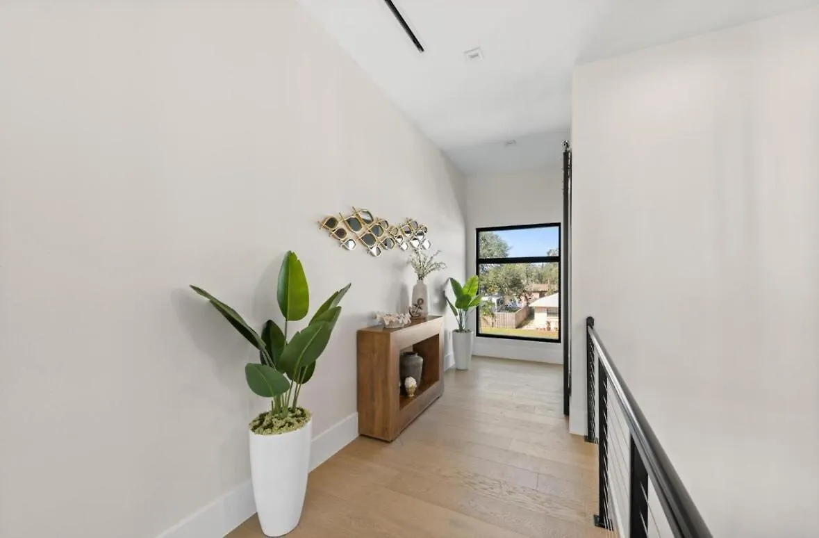 Holiday home Coastal Luxe, Saltpool Spa, 5miles To Siesta *