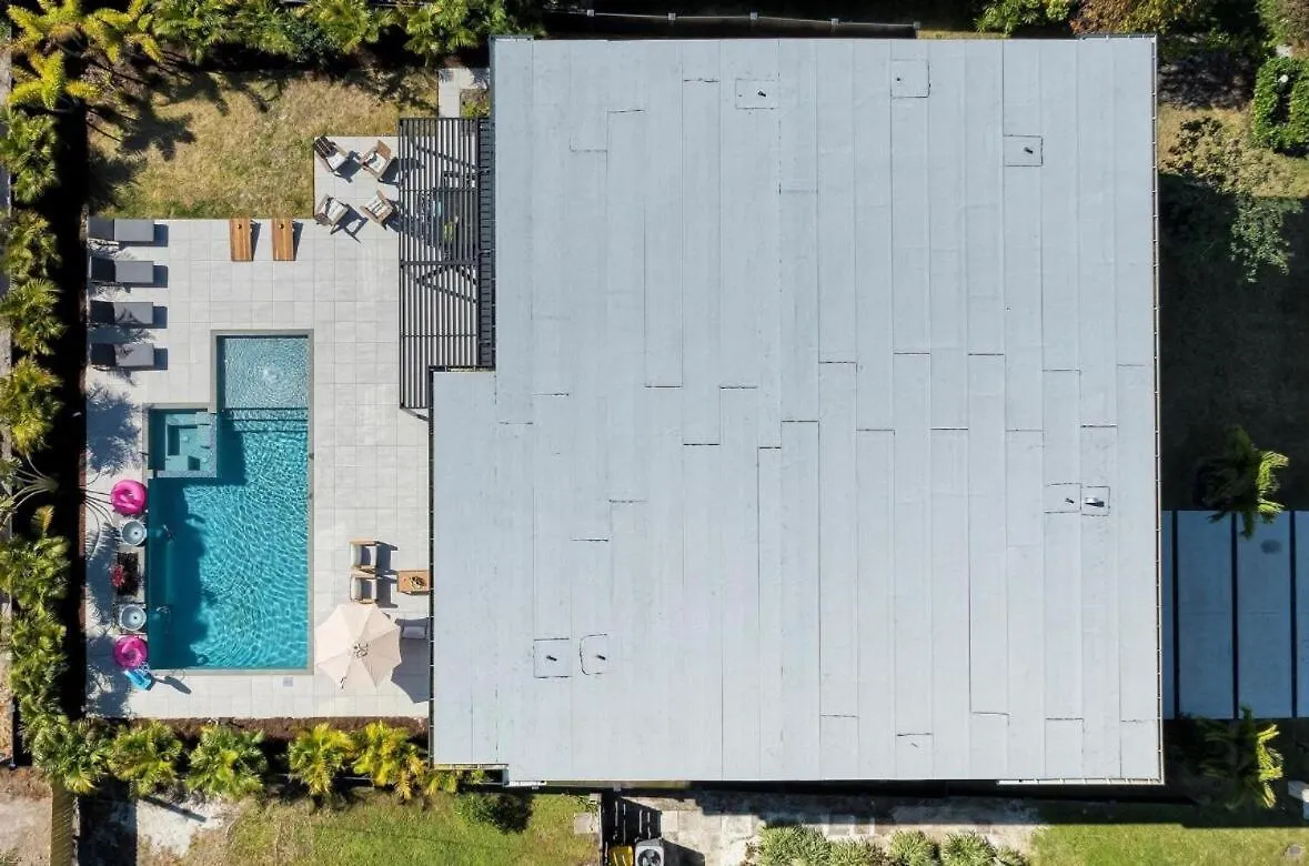Coastal Luxe, Saltpool Spa, 5miles To Siesta Holiday home *