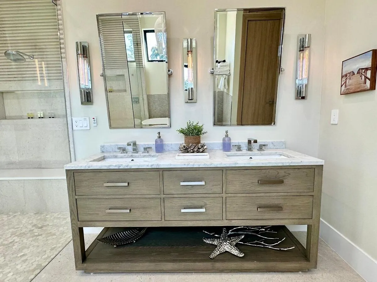 Coastal Luxe, Saltpool Spa, 5miles To Siesta