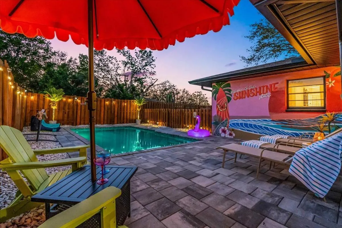 Holiday home Fun 4Bd Saltwater Pool Oasis Games Near Beaches *
