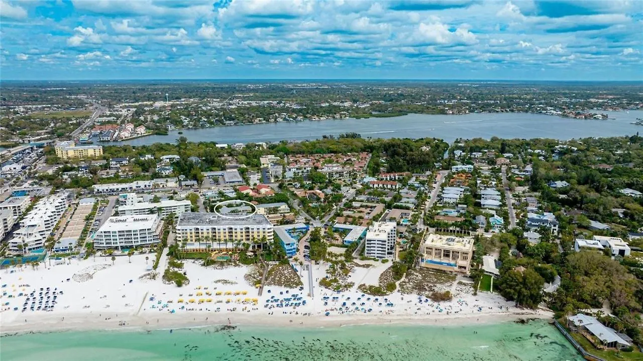 Kaia S Sarasea At Siesta Key At A Glance