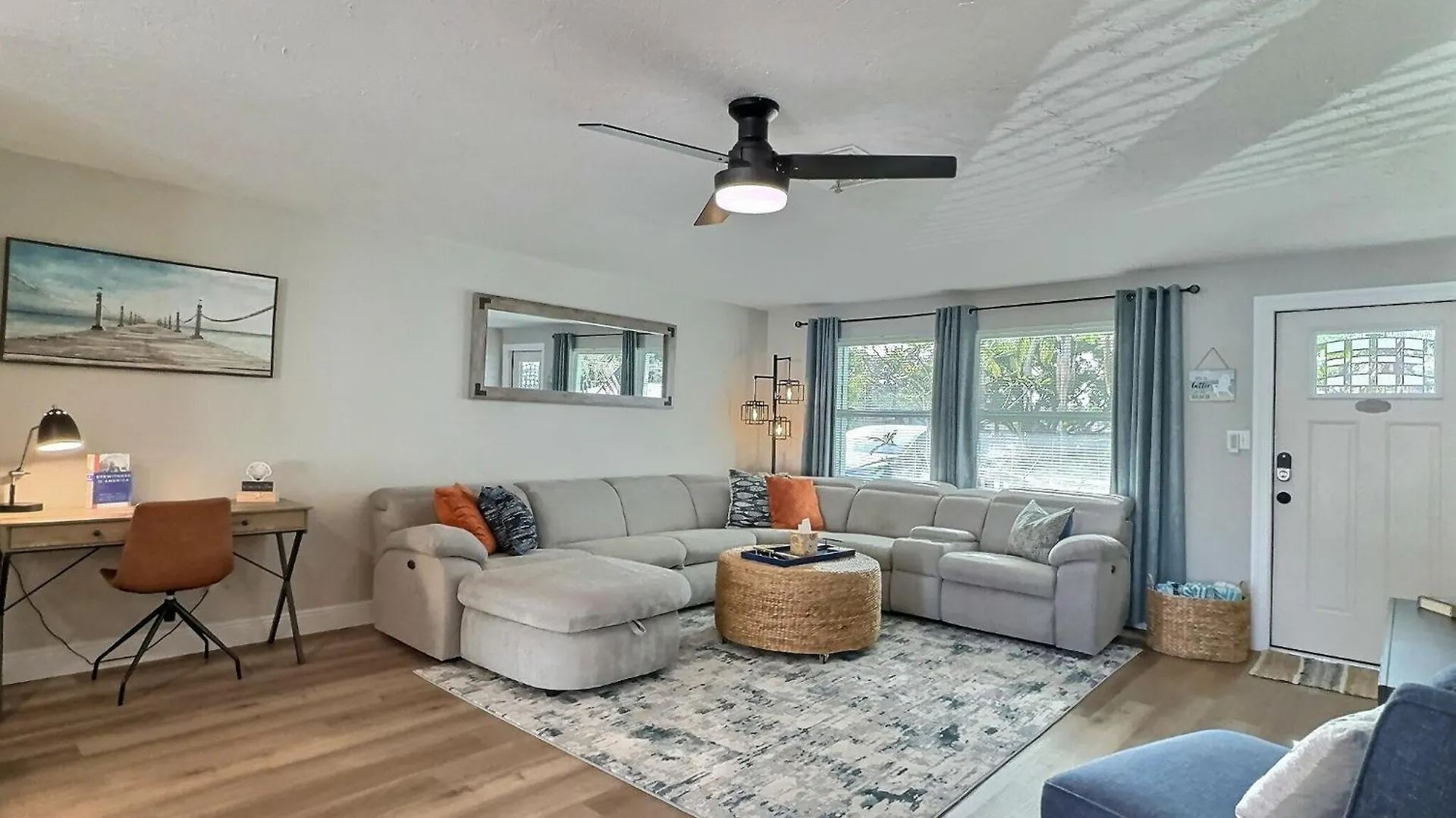 Holiday home New Warm Modern Bliss Just 10 Minutes From Siesta Key Beaches And Downtown Sarasota