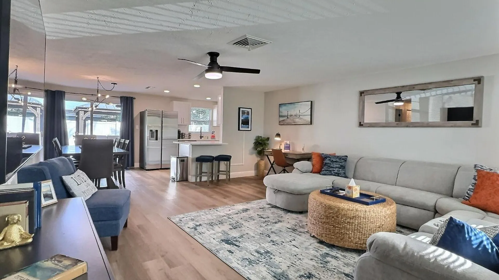 New Warm Modern Bliss Just 10 Minutes From Siesta Key Beaches And Downtown *