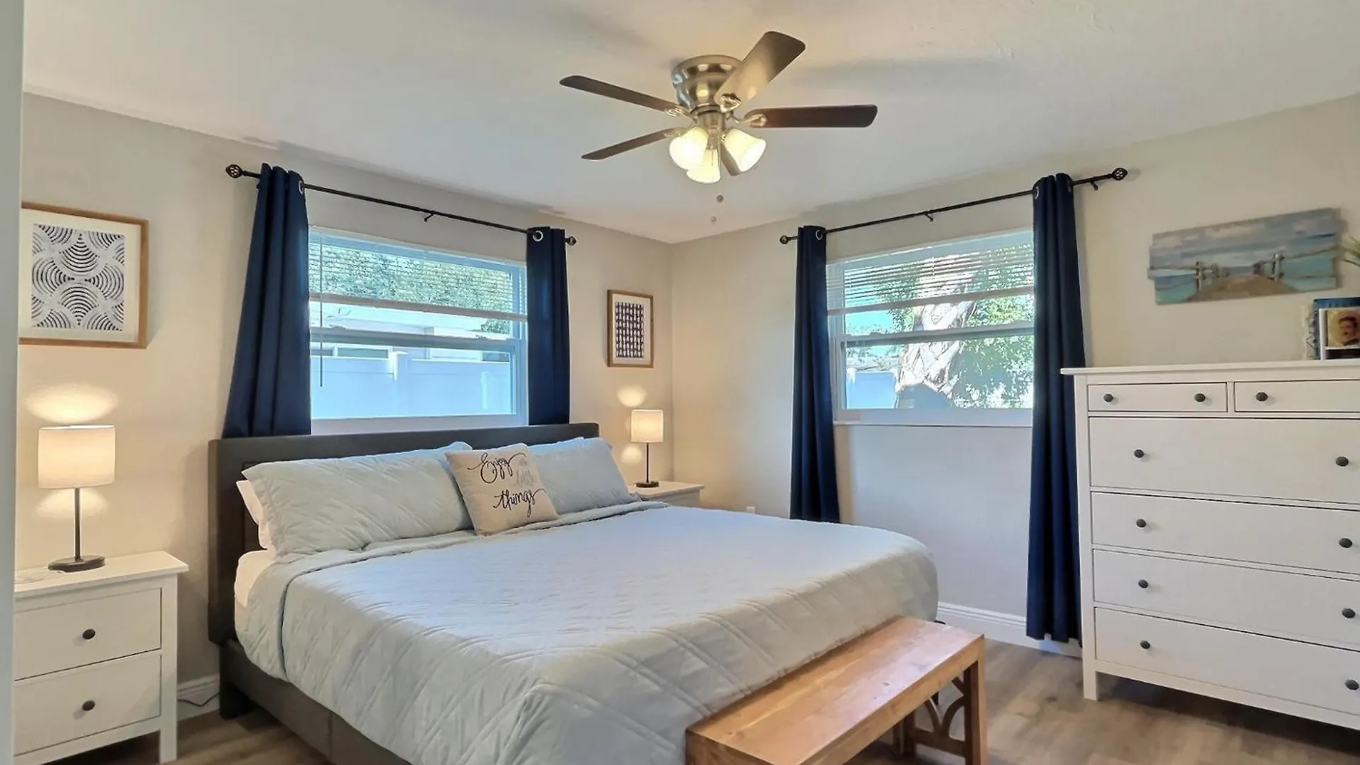 New Warm Modern Bliss Just 10 Minutes From Siesta Key Beaches And Downtown Sarasota
