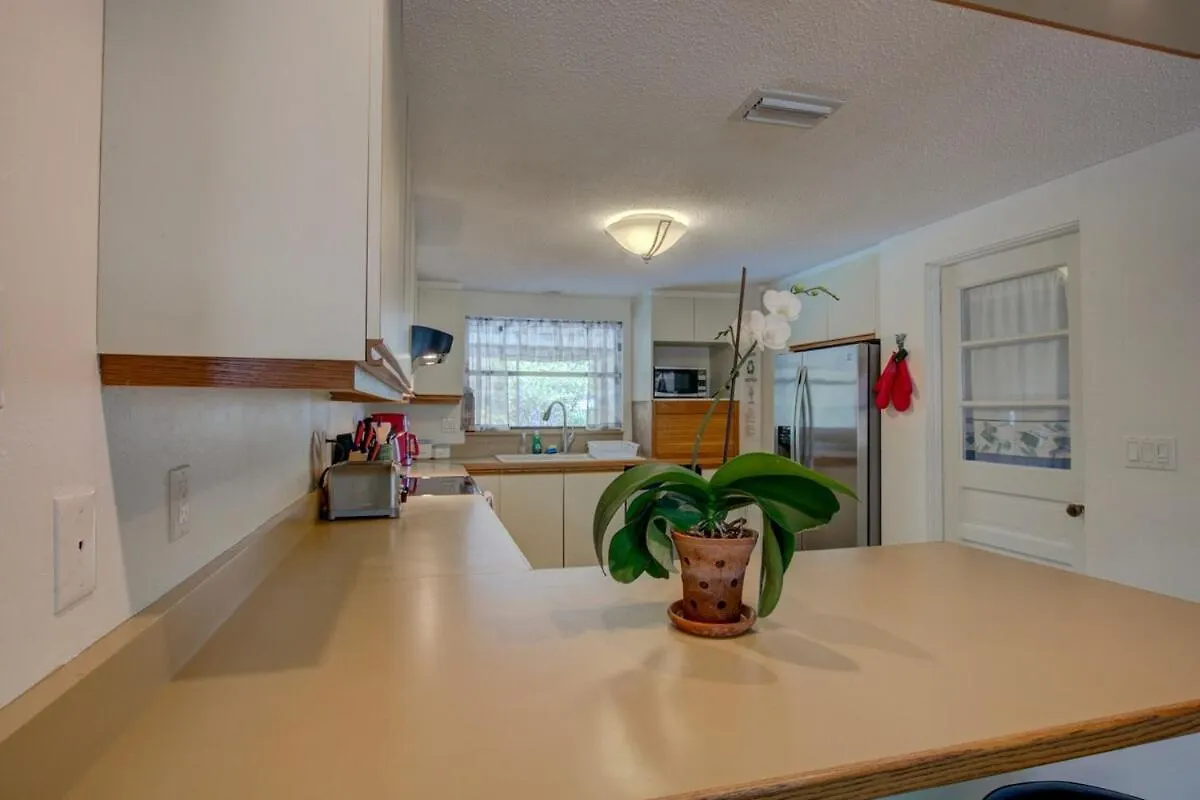 Relaxing 3br 2ba Oasis With Heated Sarasota