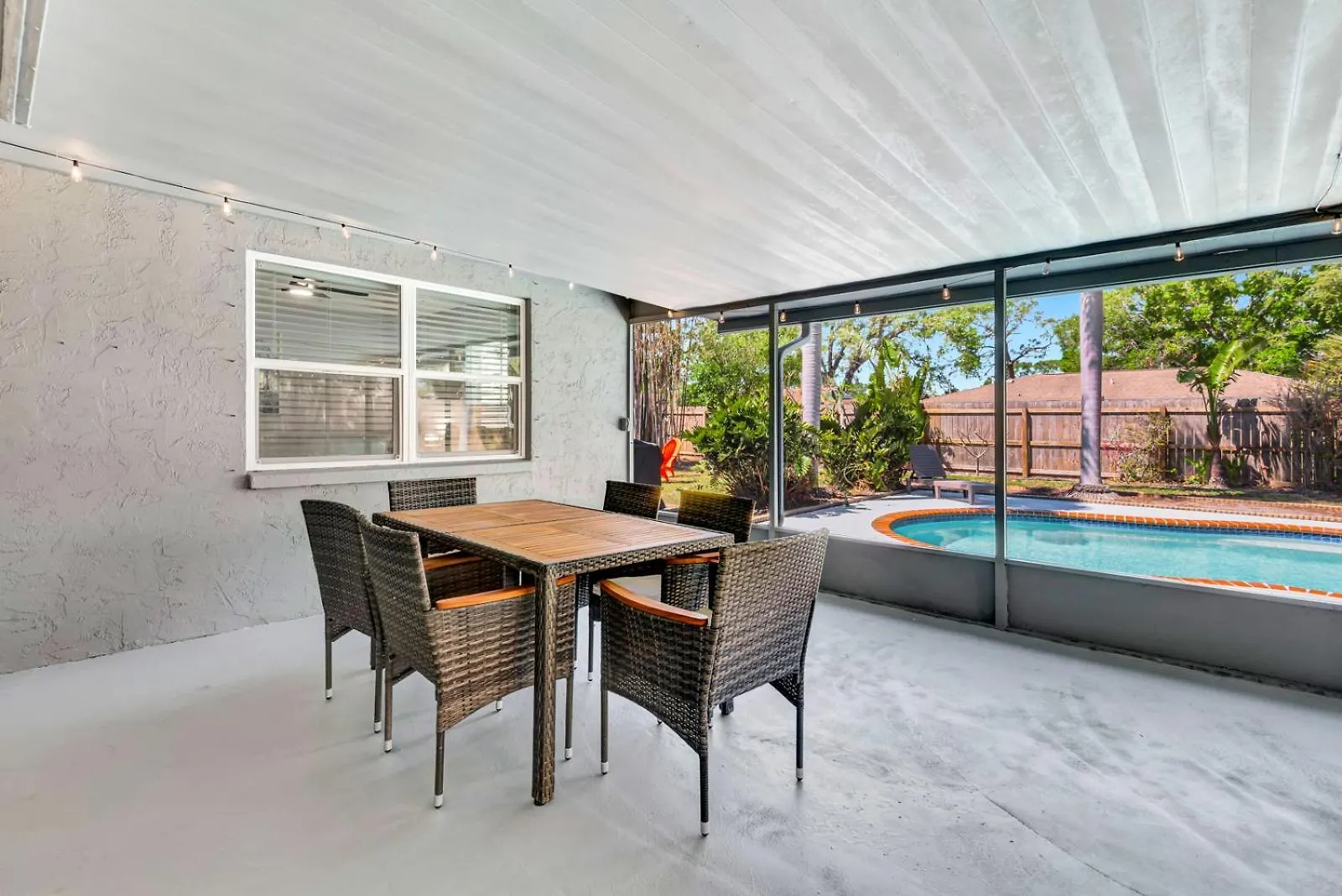 Luxury Escape Dream Vacation With Heated Pool And Holiday home