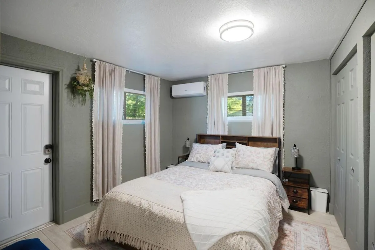 Bayou Hammock Haven In Florida Apartmán