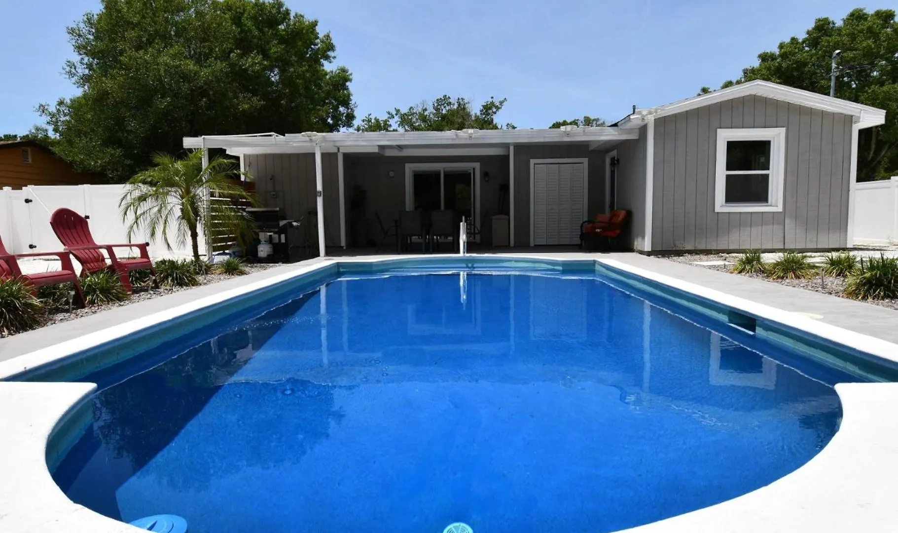 Pool House By Downtown *
