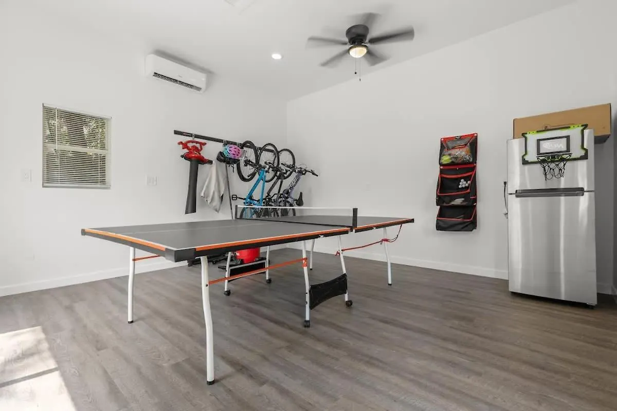 Beachside Bliss- Relaxing Pool & Ping Pong Table *