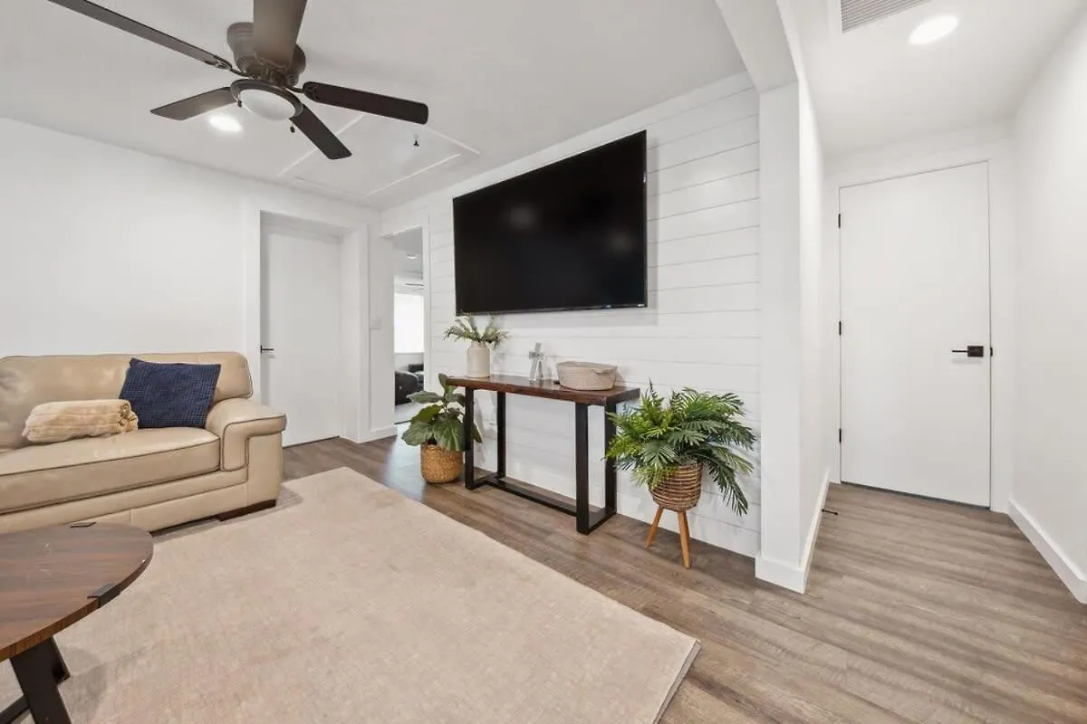 Holiday home Beachside Bliss- Relaxing Pool & Ping Pong Table Sarasota