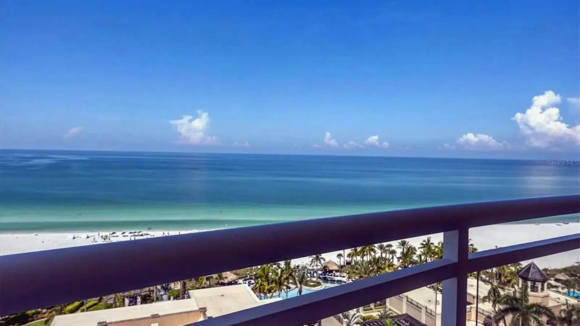 Apartment Luxury Spacious 3 Bedroom Beachfront *