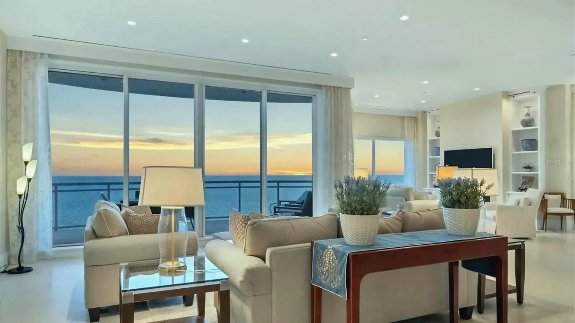 Luxury Spacious 3 Bedroom Beachfront * Sarasota