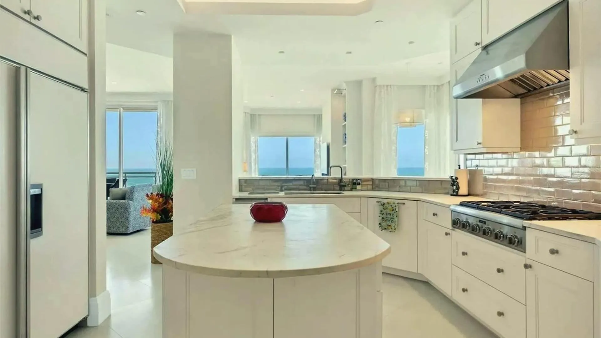 Apartment Luxury Spacious 3 Bedroom Beachfront *