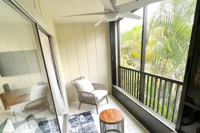 Exceptional Remodeled Condo, 2 Miles From Siesta Key Apartment