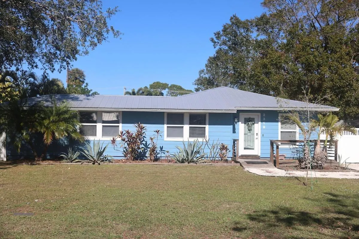 Blue Oasis An Inviting Downtown Retreat * Sarasota