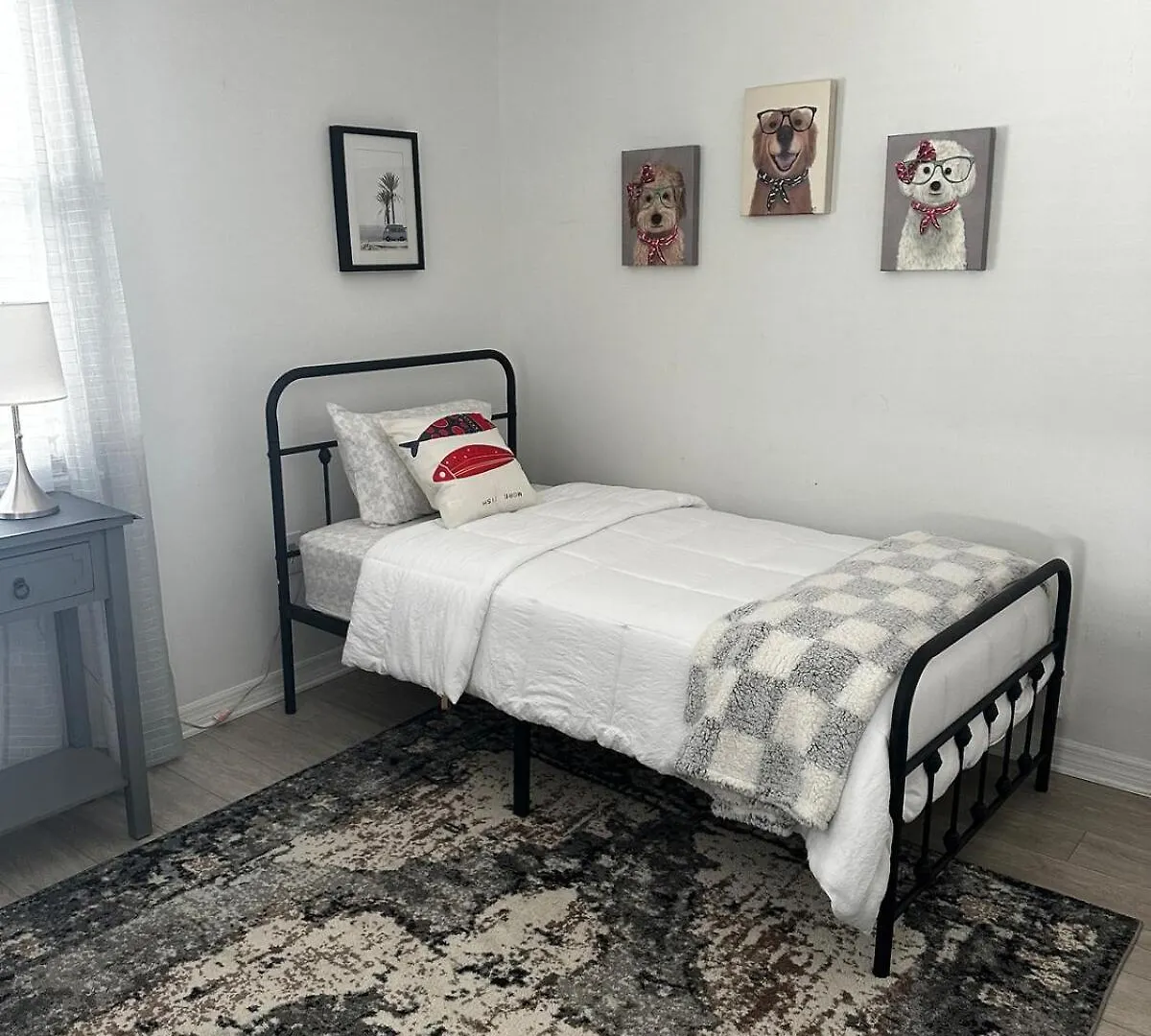 Blue Oasis An Inviting Downtown Retreat
