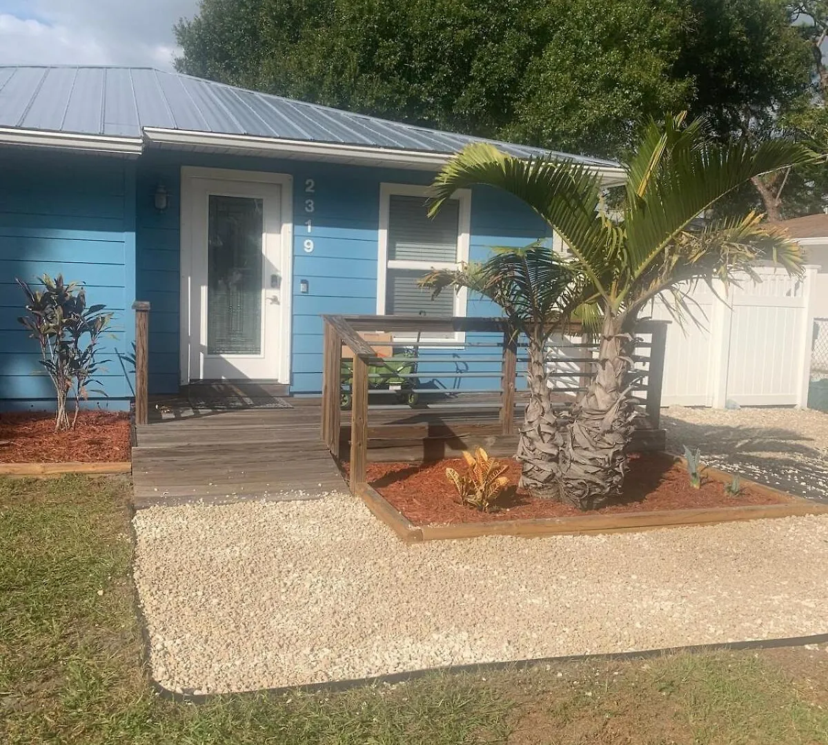 Blue Oasis An Inviting Downtown Retreat Holiday home *