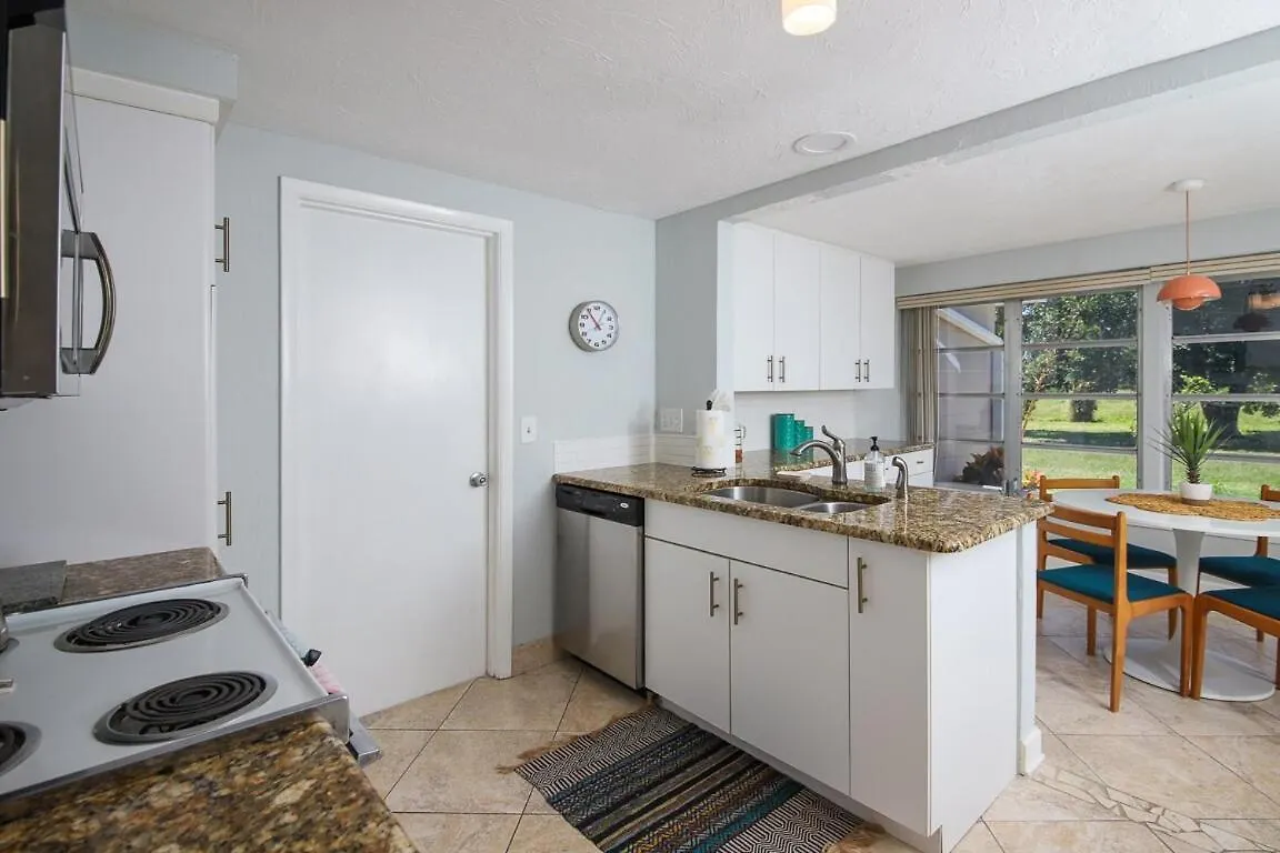 Feriehus Siesta Sol Art Bungalow- 2 Miles To Siesta Key! Sarasota