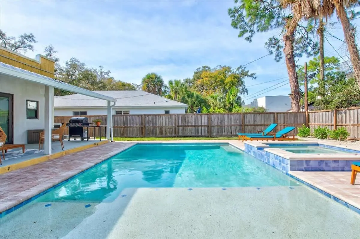Palm Haven Heated Pool And Patio Near Downtown Sarasota