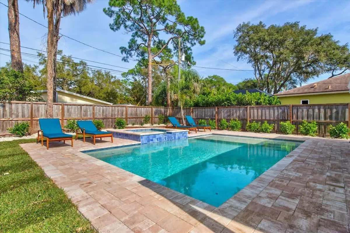 Holiday home Palm Haven Heated Pool And Patio Near Downtown *