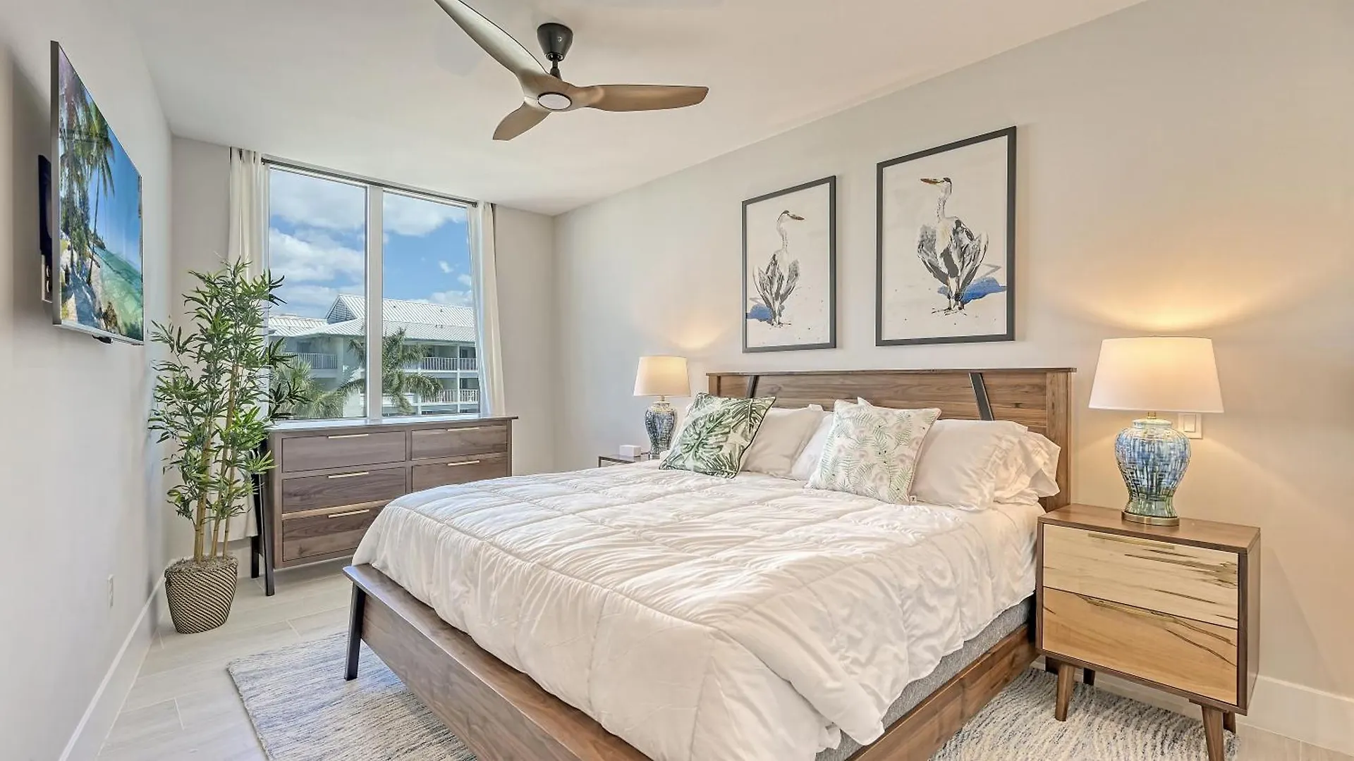 Ten35 Seaside Apartment *