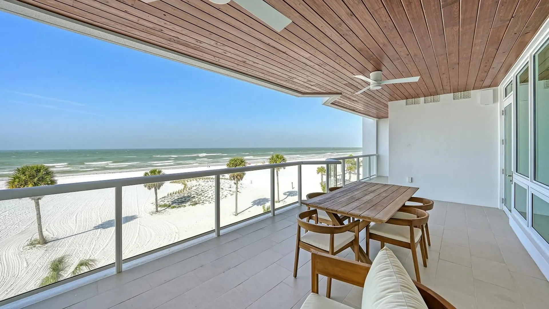 Ten35 Seaside Apartment *