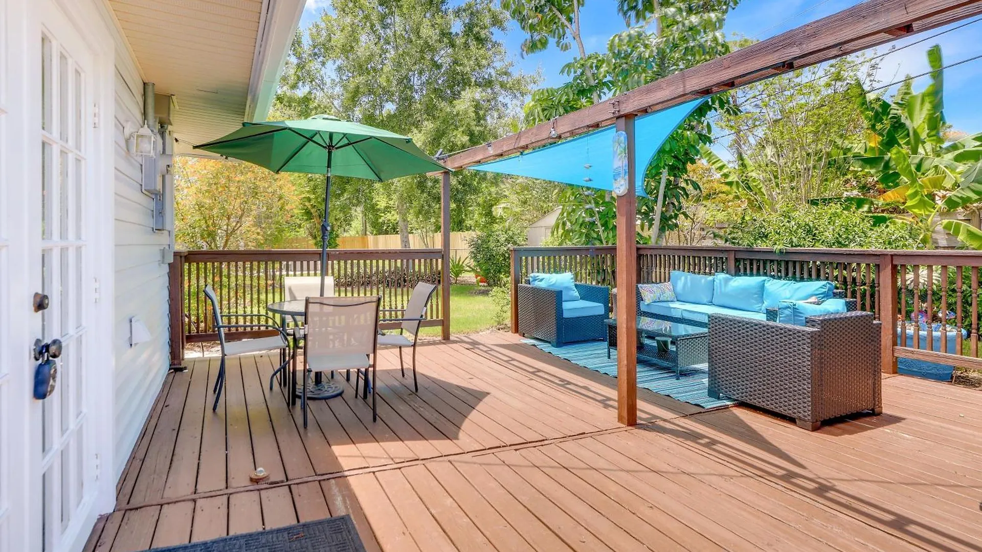 Charming With Deck, 3 Mi To Beaches! Holiday home Sarasota