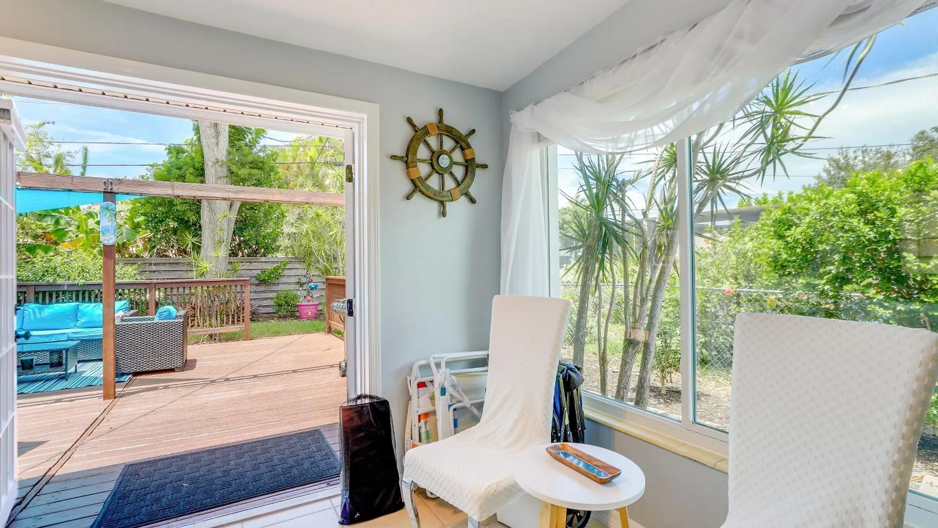 Charming With Deck, 3 Mi To Beaches! * Sarasota