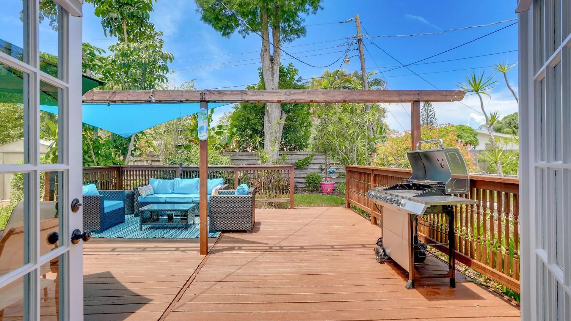 Holiday home Charming With Deck, 3 Mi To Beaches!