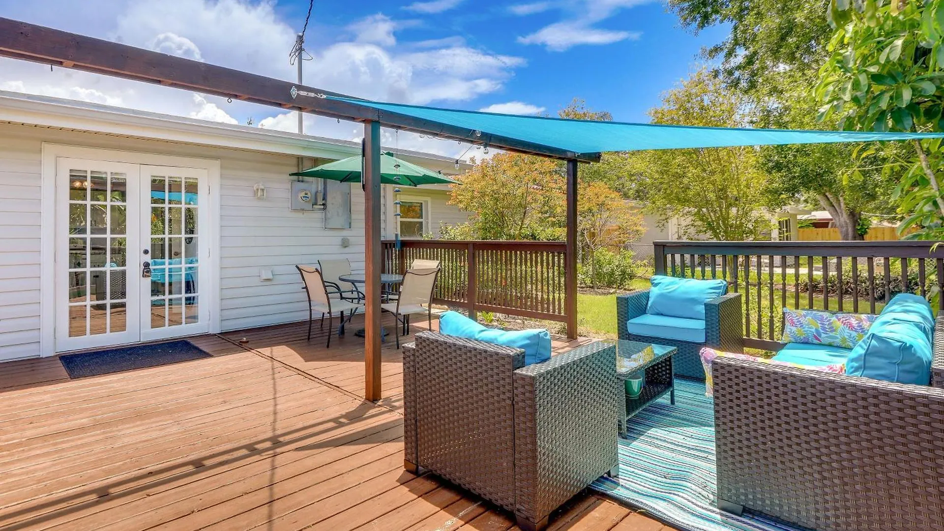 Charming With Deck, 3 Mi To Beaches! *