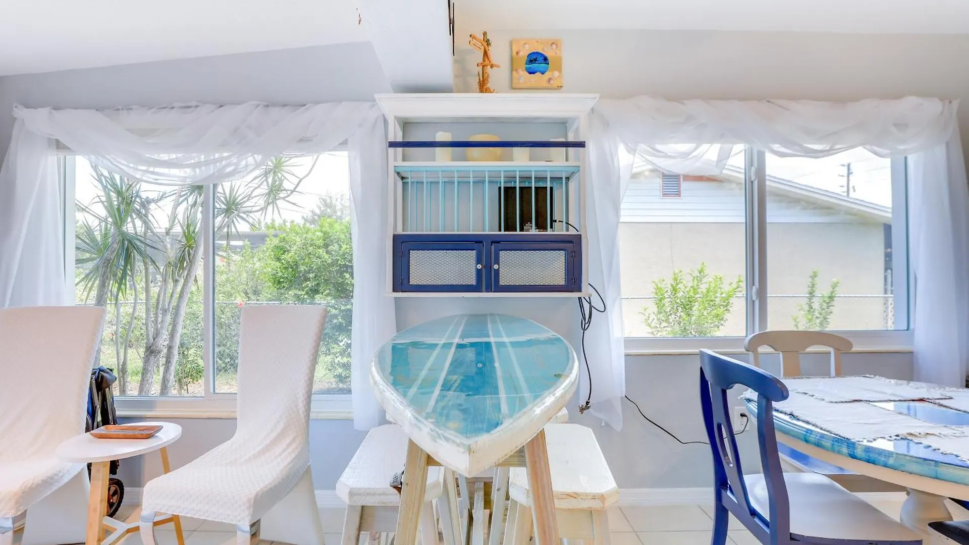 Charming With Deck, 3 Mi To Beaches! Sarasota