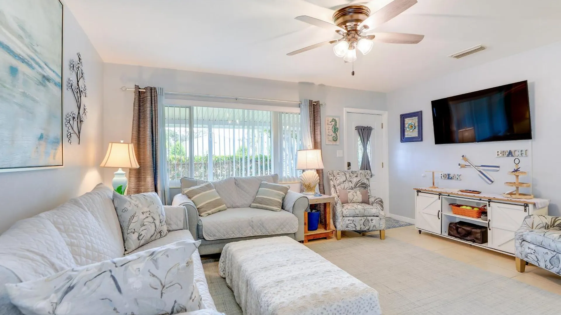 Charming With Deck, 3 Mi To Beaches! * Sarasota