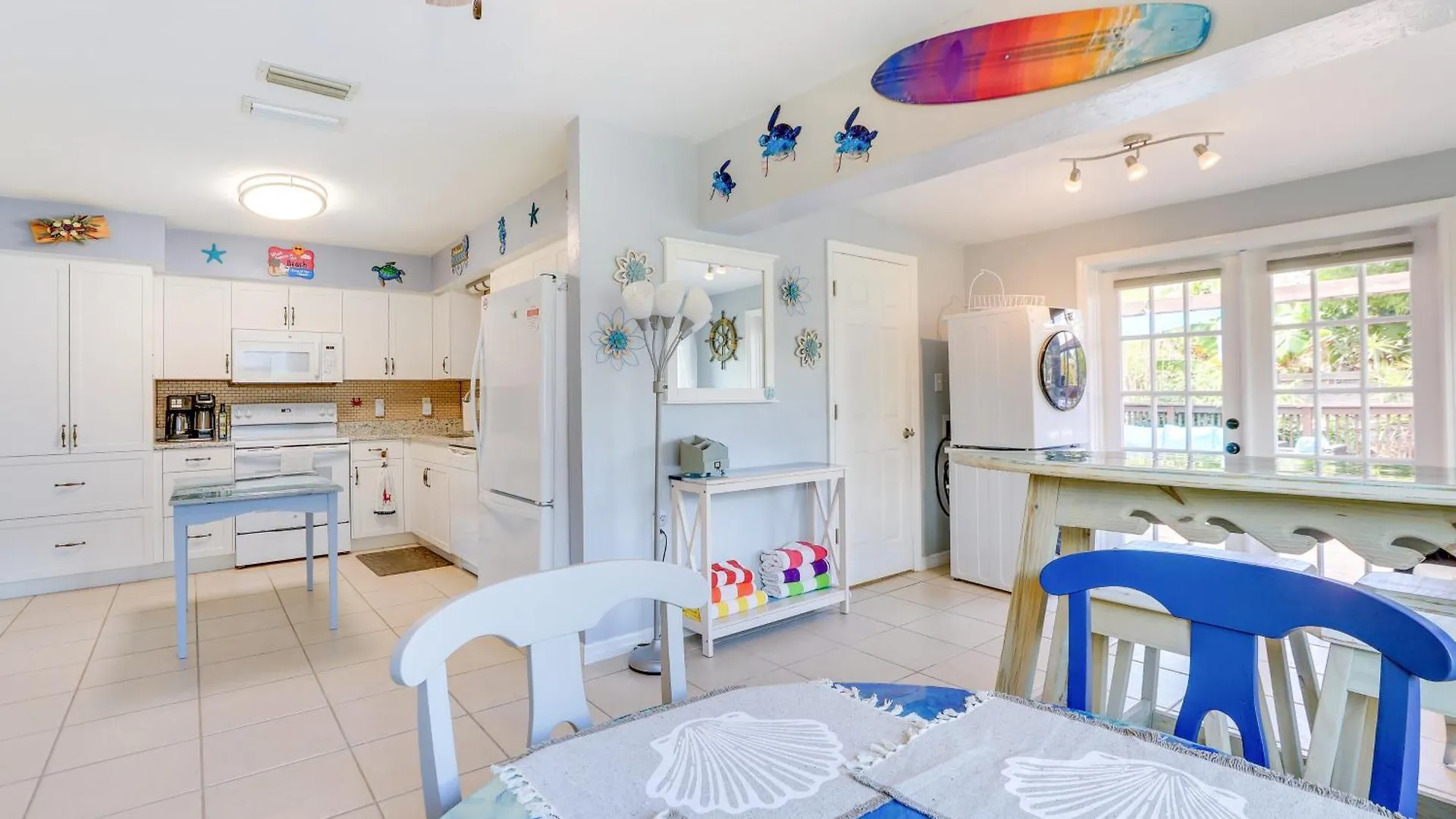 Holiday home Charming With Deck, 3 Mi To Beaches! Sarasota
