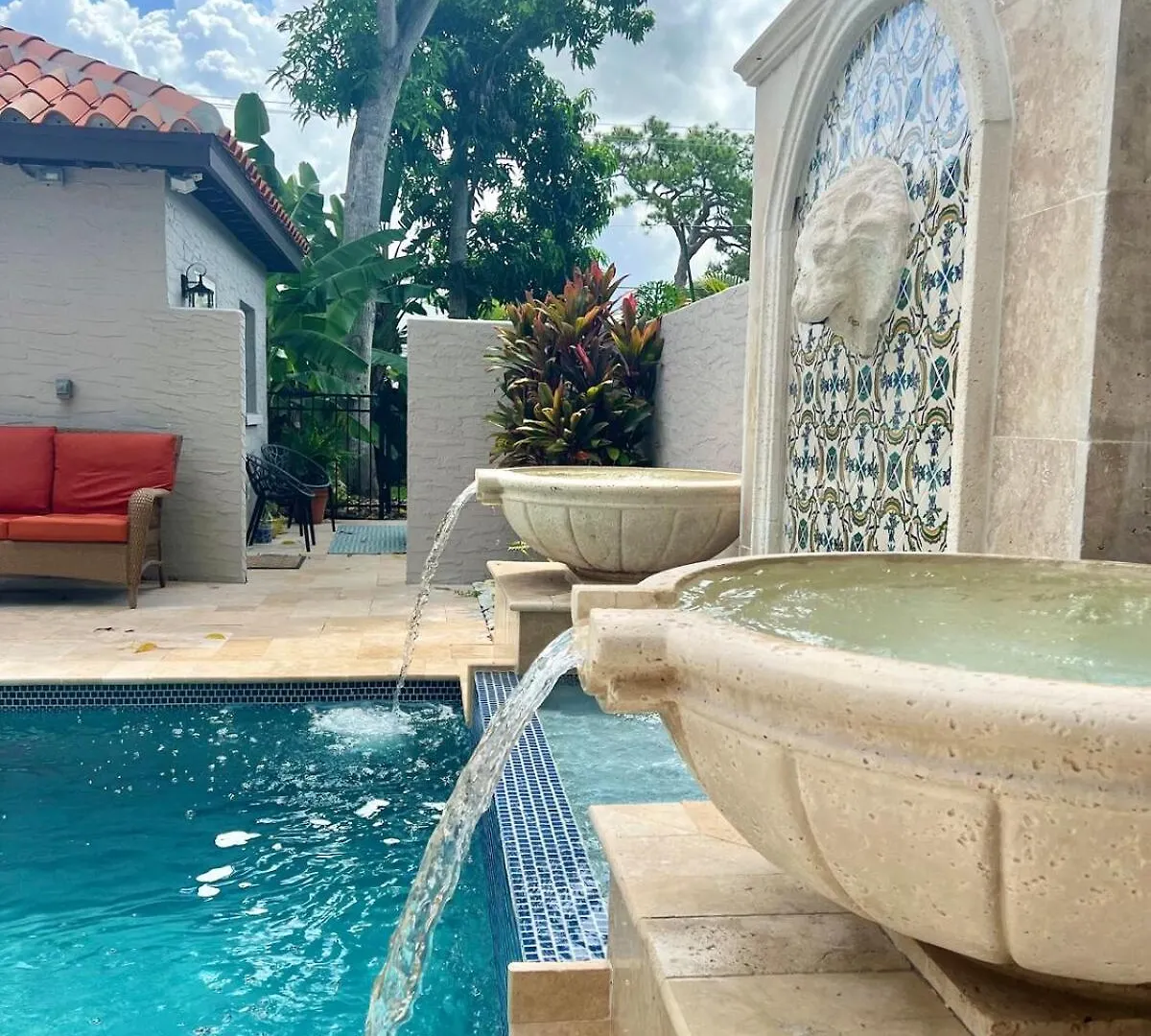 Pool Courtyard, Patio With Fire Pit, 2 Mls Downtown Vr24-00130 * Σεϊρασότα