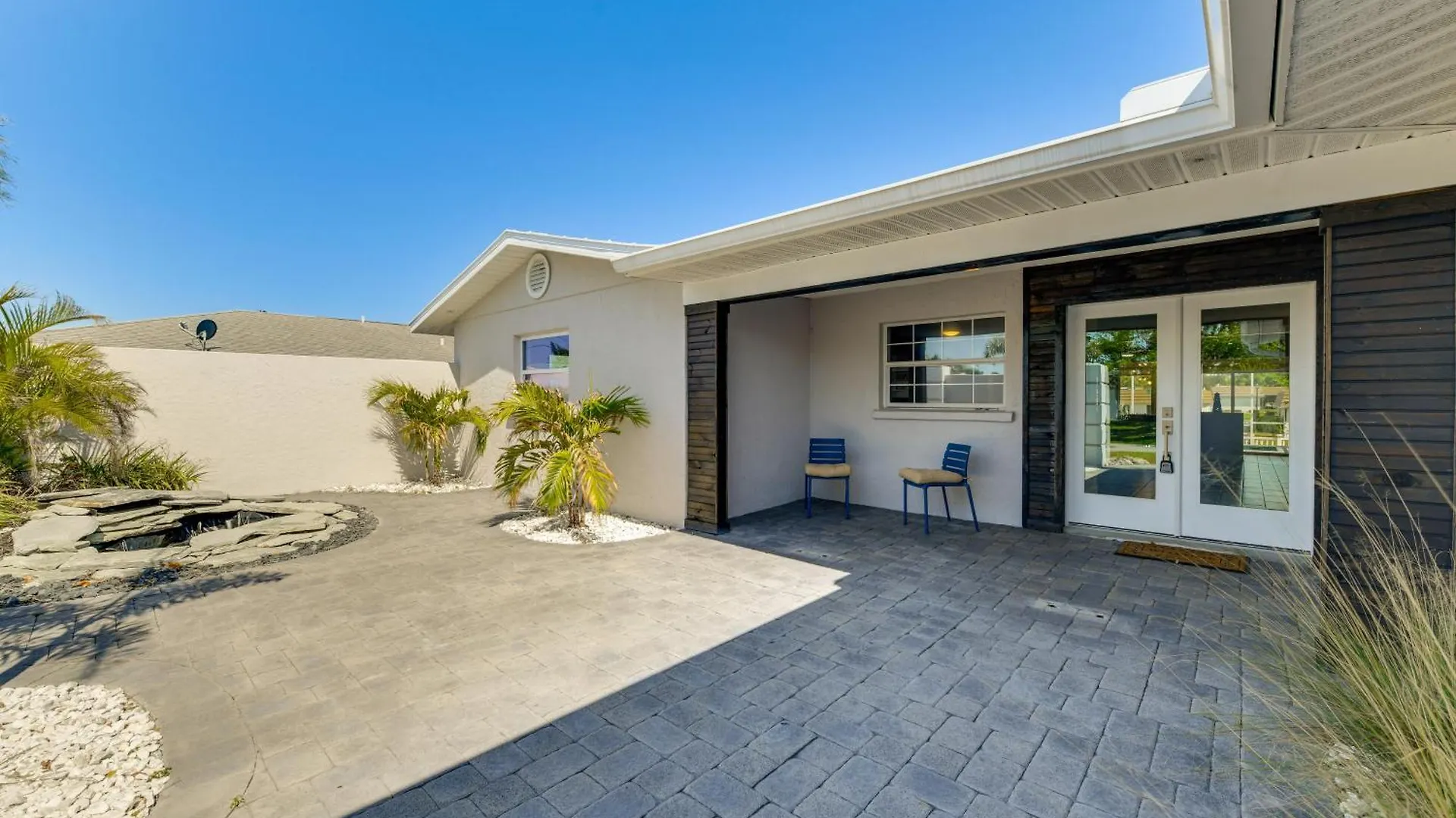 Holiday home Waterfront Retreat With Pool In *