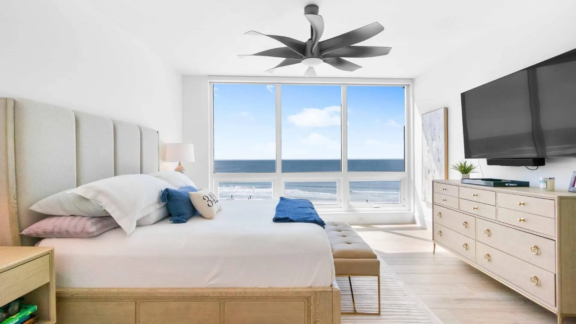 Apartment Ten35 Seaside *