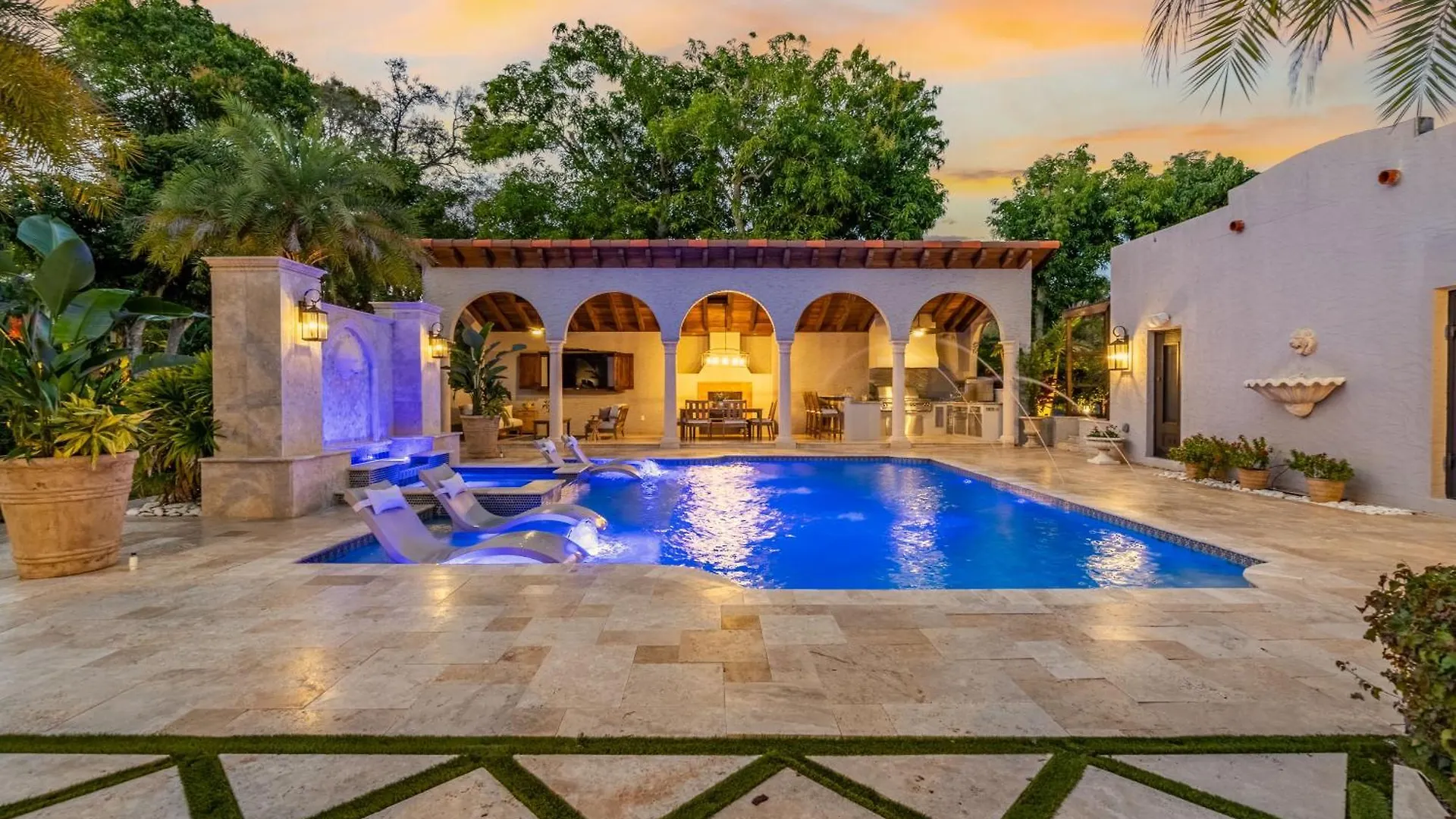 Fruit And Botanical Garden Estate 2 Miles To Downtown Ev Vr24-00151 *