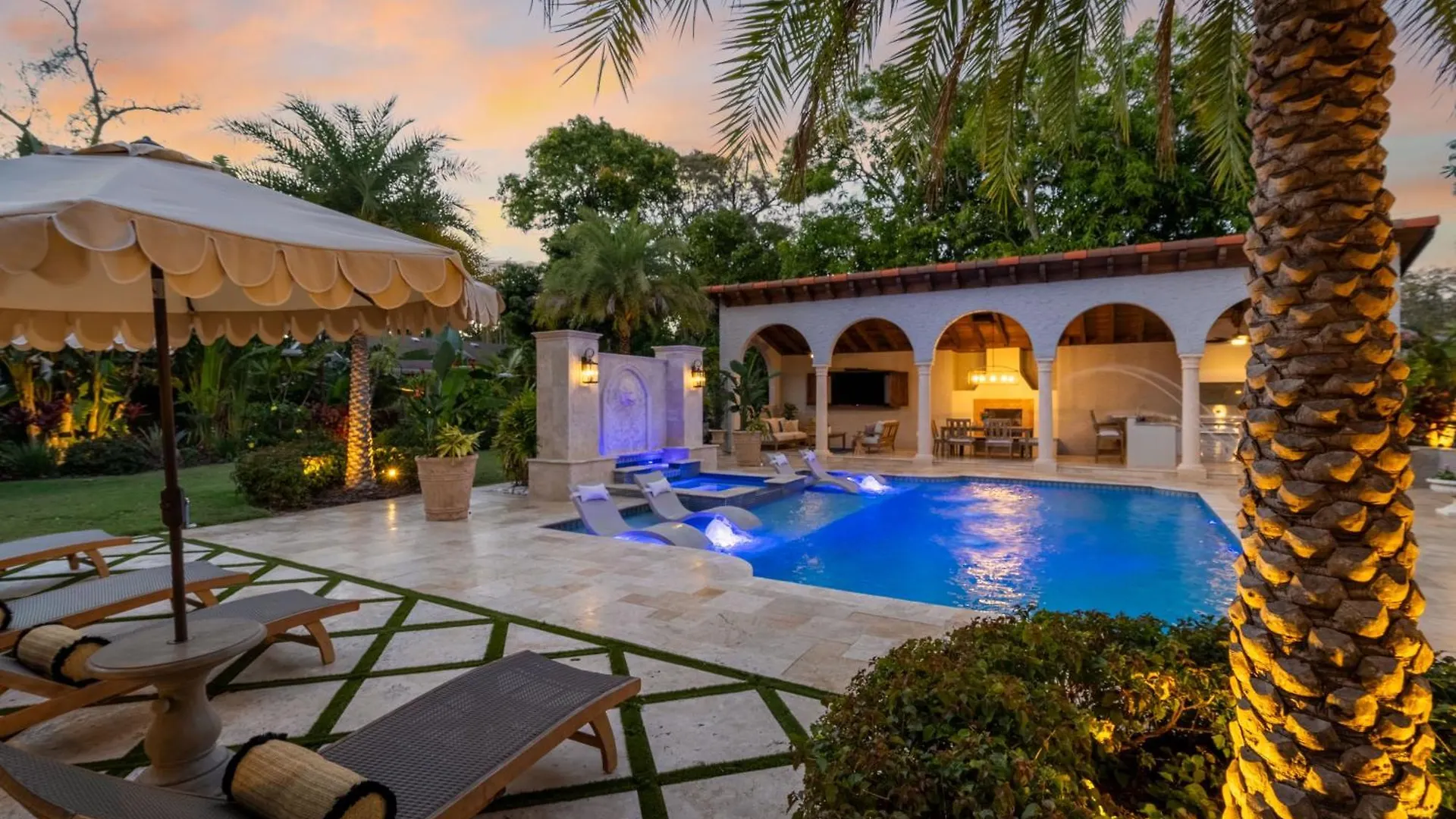 Fruit And Botanical Garden Estate 2 Miles To Downtown Ev Vr24-00151 Holiday home