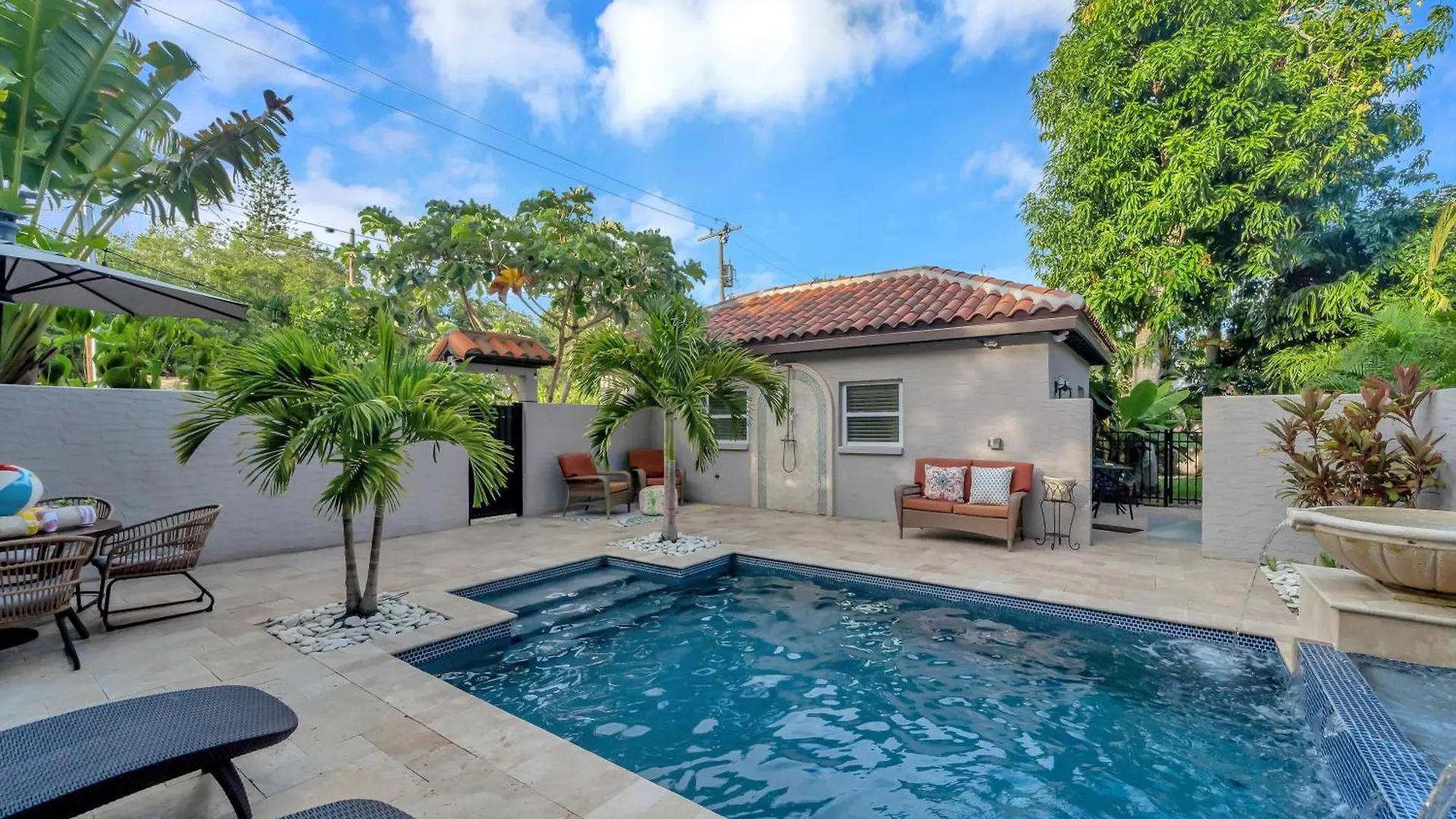 Pool Courtyard, Patio With Fire Pit, 2 Mls Downtown Vr24-00130 * Σεϊρασότα