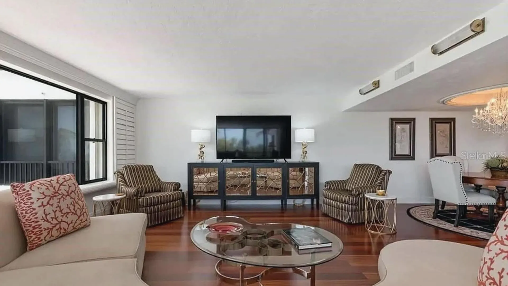 Spacious 3-bedroom With Access Sarasota