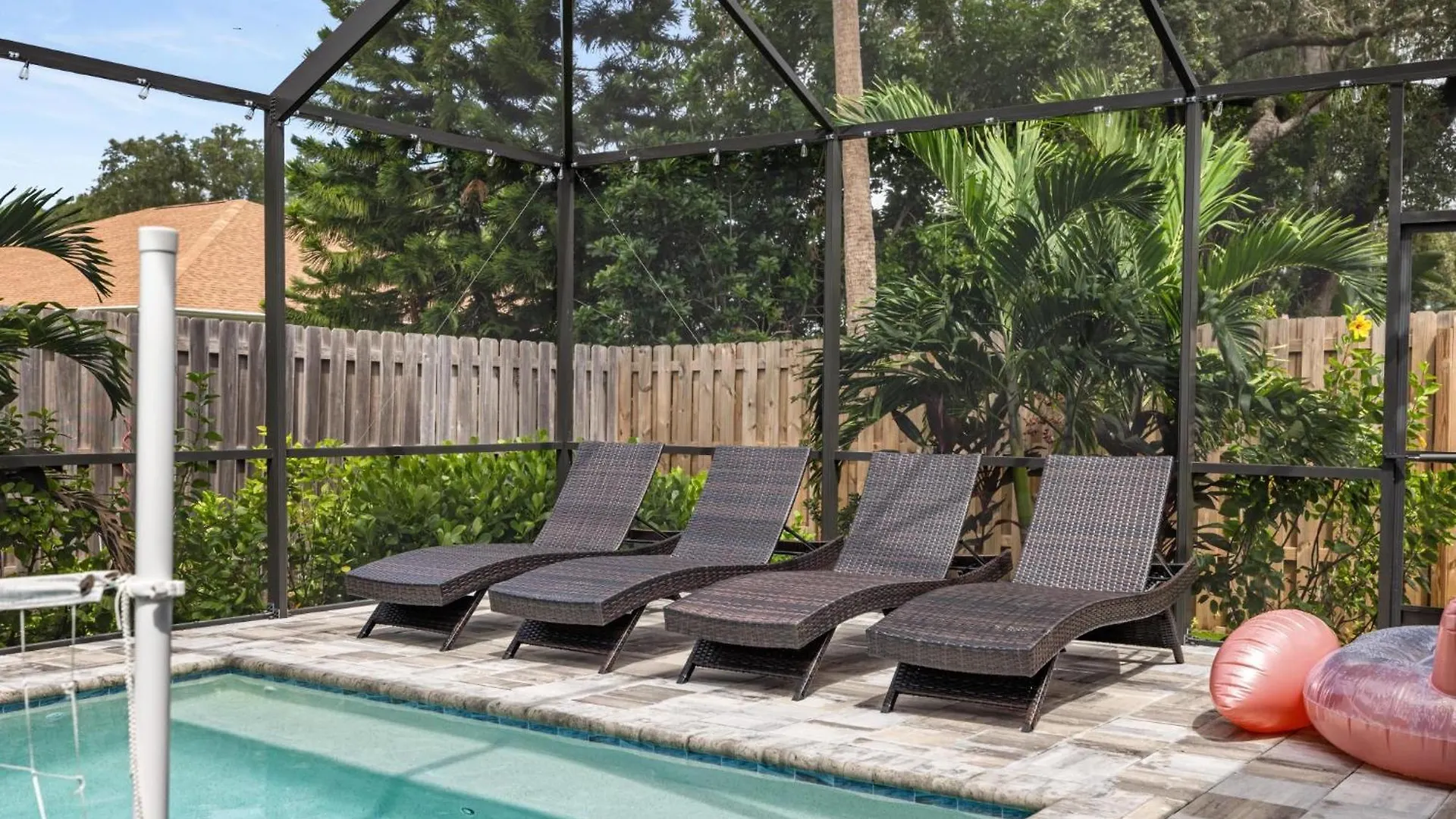 Relaxing 4br With And Saltwater Pool Near 30 Day Minimum Perfect For Remote Workers And Family Trips Holiday home