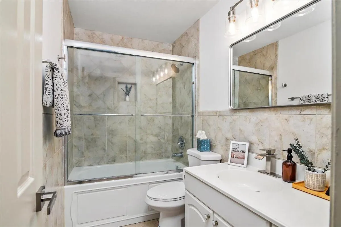 Holiday home Coastal Pool - 15 Mins To Famous Beaches