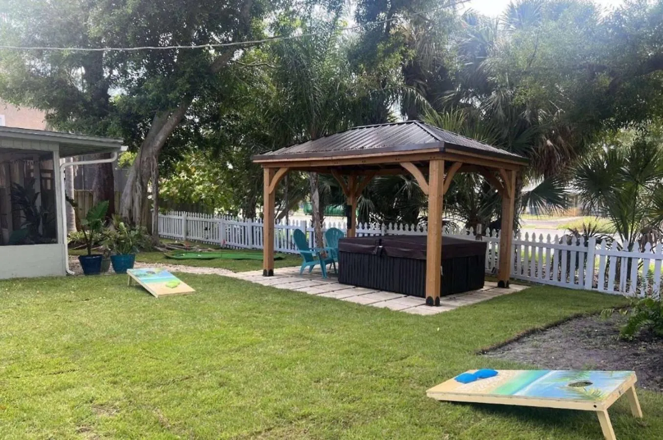 Annie's Urban Escape - 5min To Downtown - Hottub Holiday home *