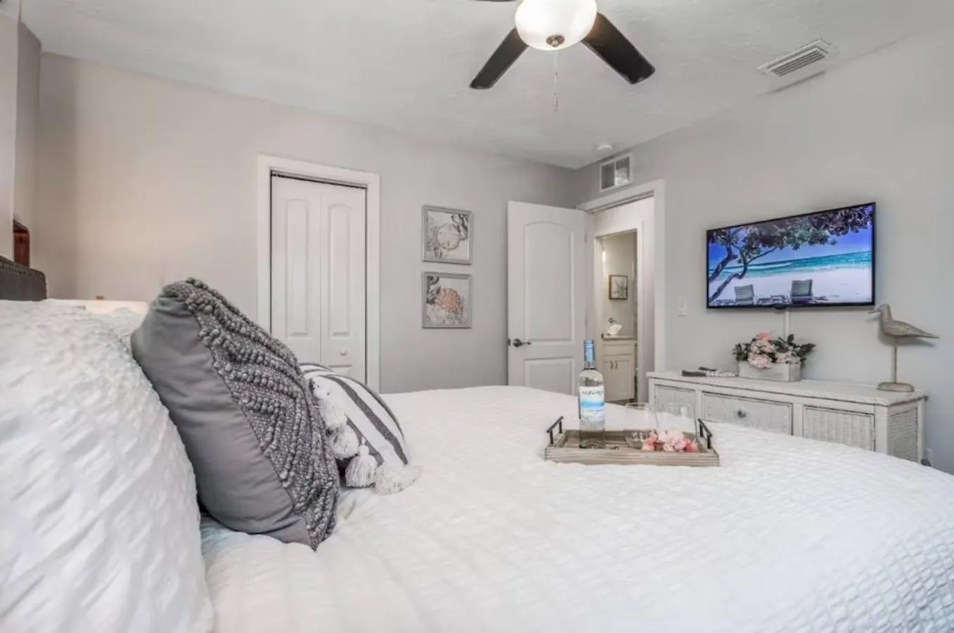 Annie's Urban Escape - 5min To Downtown - Hottub Holiday home *