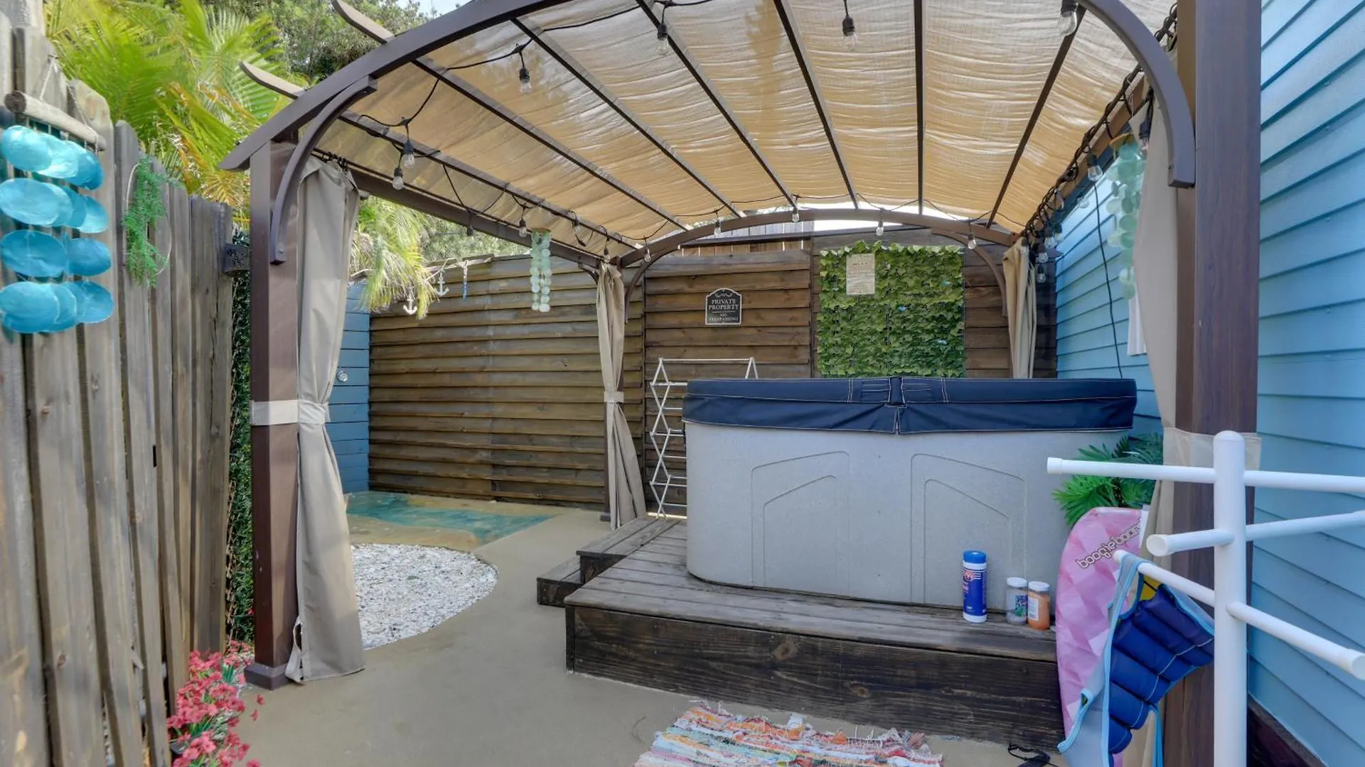 6 Mi To Siesta Outdoor Oasis With Hot Tub Sarasota